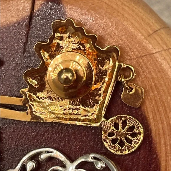 Elegant Gold and Silver Heart Brooch Bundle (4) - Picture 4 of 6